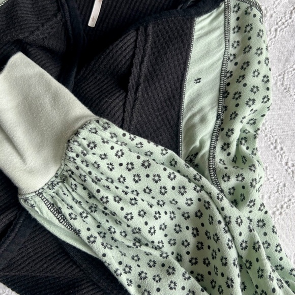 Free People Bogemian Raglan Wrap, Large - Picture 3 of 4